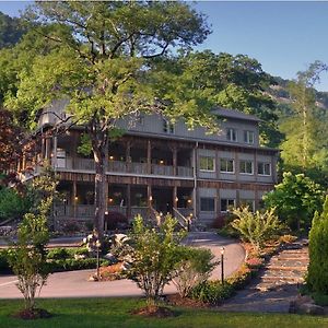 The Esmeralda Inn And Restaurant